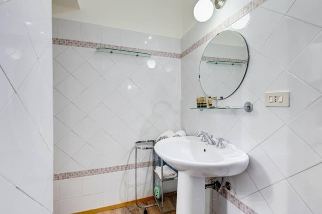 Al Ghetto Da Sarah Apartment Rome Bagian luar foto